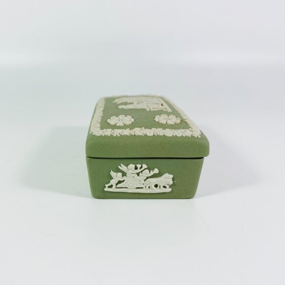 Set of 2 Wedgwood green Jasperware Trinket with Lid & plate - Picture 5 of 13